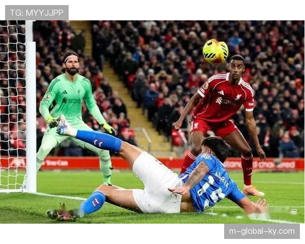 富勒姆三比一击败桑德兰 希门尼斯点球梅开二度