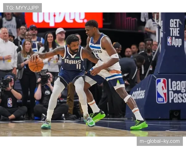 爱德华兹首节11分表现抢眼 森林狼进攻战术围绕展开